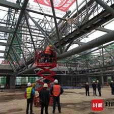 川南城际铁路自贡东站高架站房主体结构封顶 东站轮廓首次亮相